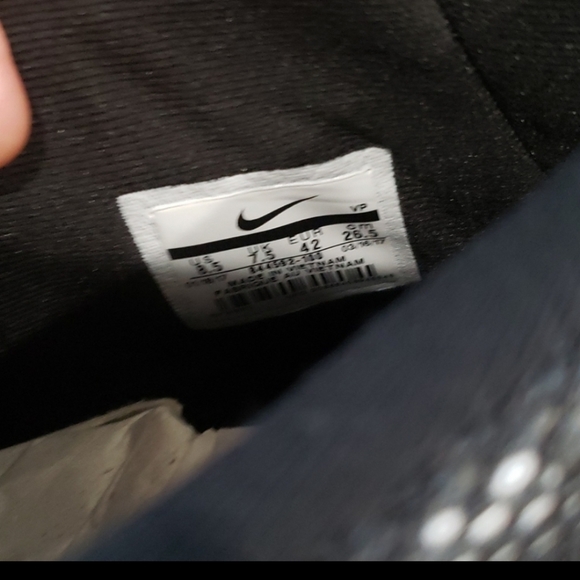 Nike Zoom Devosion Men's shoes Metallic Silver 8.5 - Picture 5 of 8